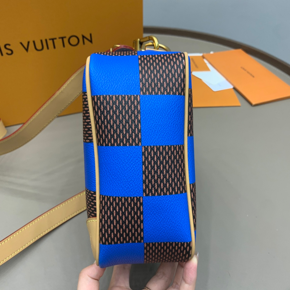 f093de47db325aca5c7f40e7f43cfd09.jpg