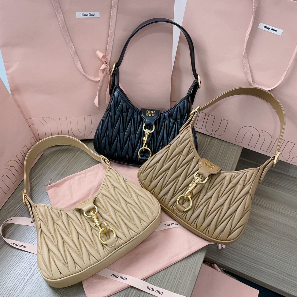 b3d3301c06a1592b9290ed4500dbc541.jpg