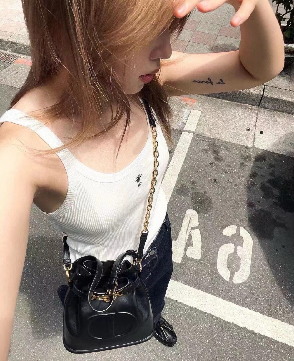 9f152aaa3acf74c77616d62ffafe6399.jpg