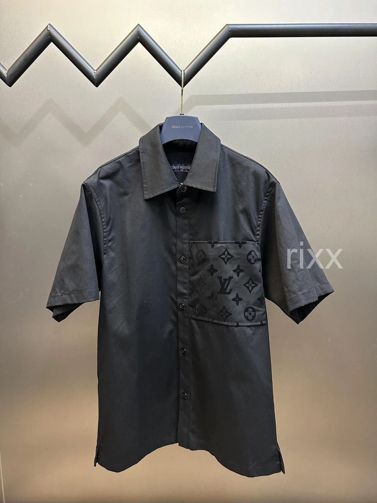 14688a09aa84e.jpg