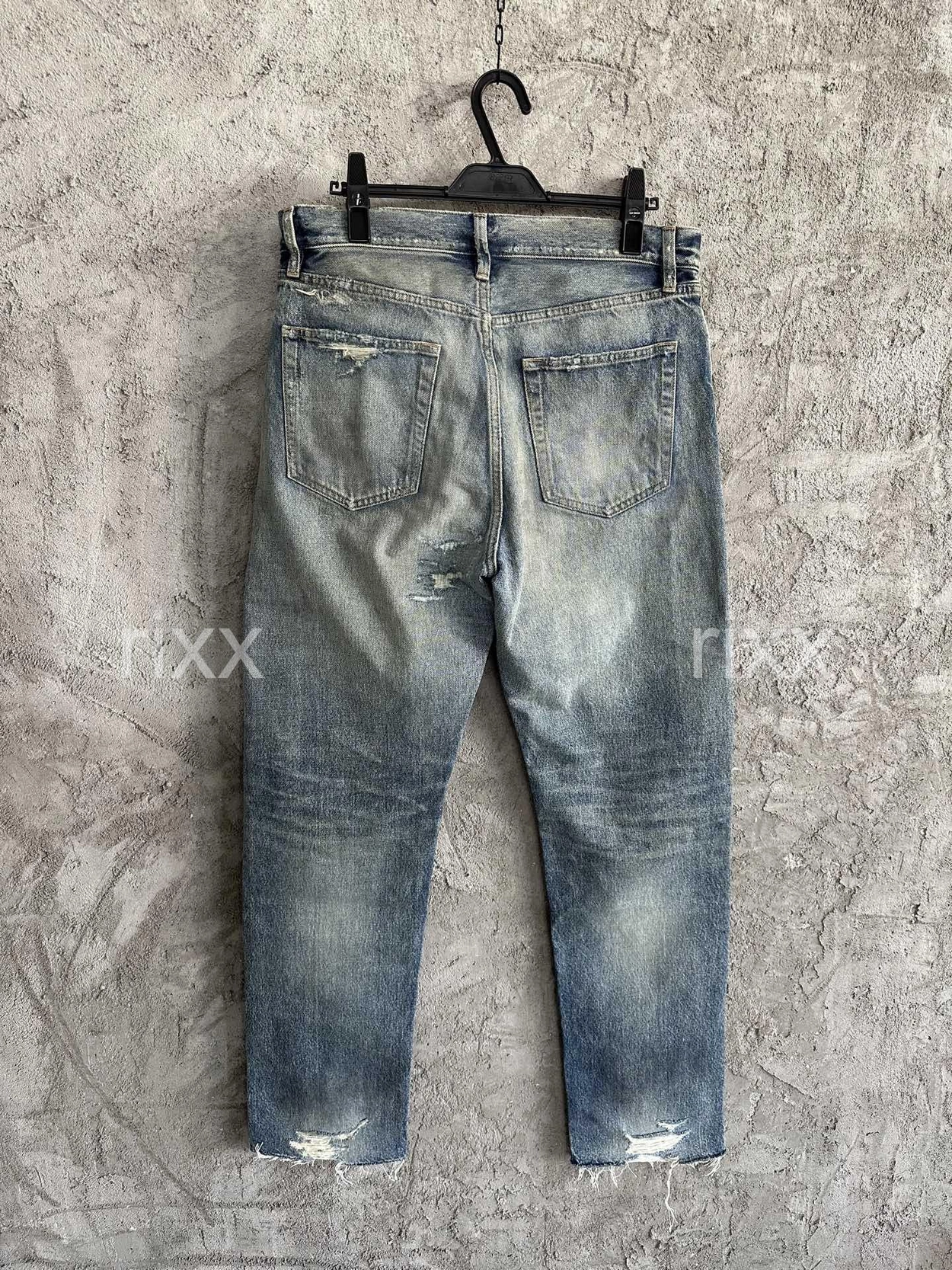 177ab3705b416.jpg