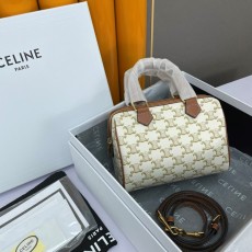 [고퀄리티] 셀린느 퀴르 트리옴페 보스턴백 [화이트]