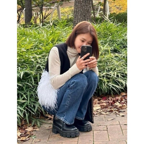 프** 브러시드 가죽 모놀리스 로퍼