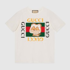 구찌 빈티지 로고 웹 코튼 티셔츠 【매장-120만원대】
SOLDOUT